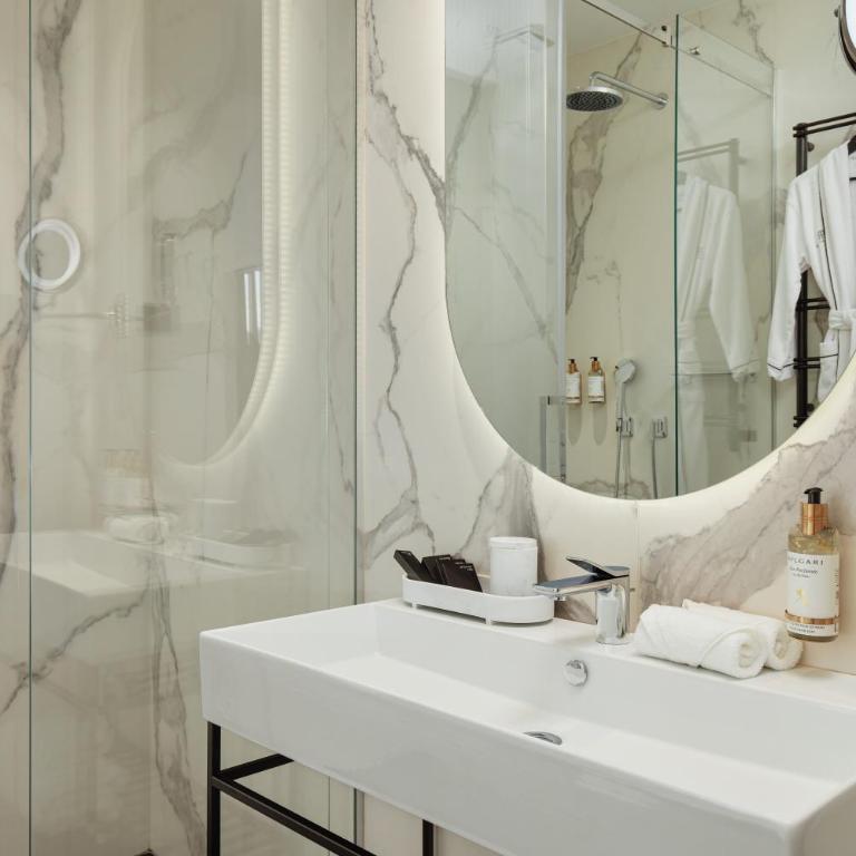 Boutique Hotel Porto Palace - King Suite with Sea View - 1