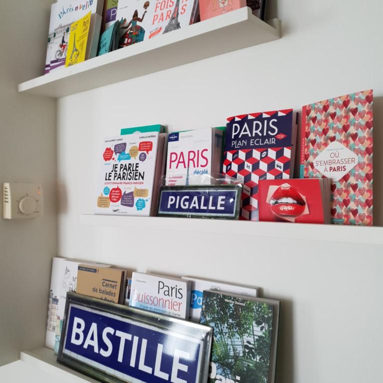 Chez Pépé Merle - Chambres d'hôtes dans le quartier du Père Lachaise - Chambre Double avec Salle de Bains Privative - 13