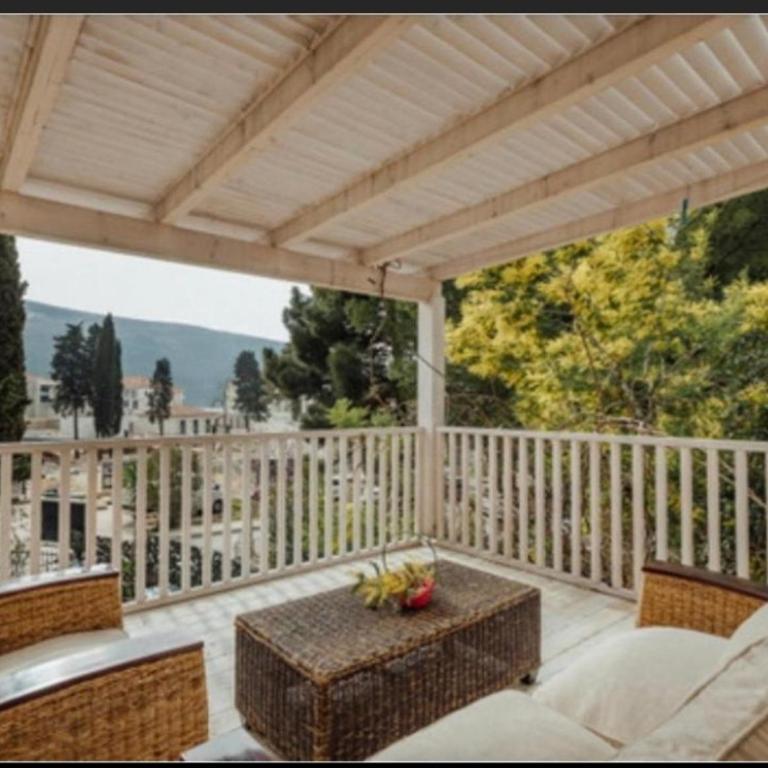 Sun house Kumbor - Two-Bedroom Apartment - 13