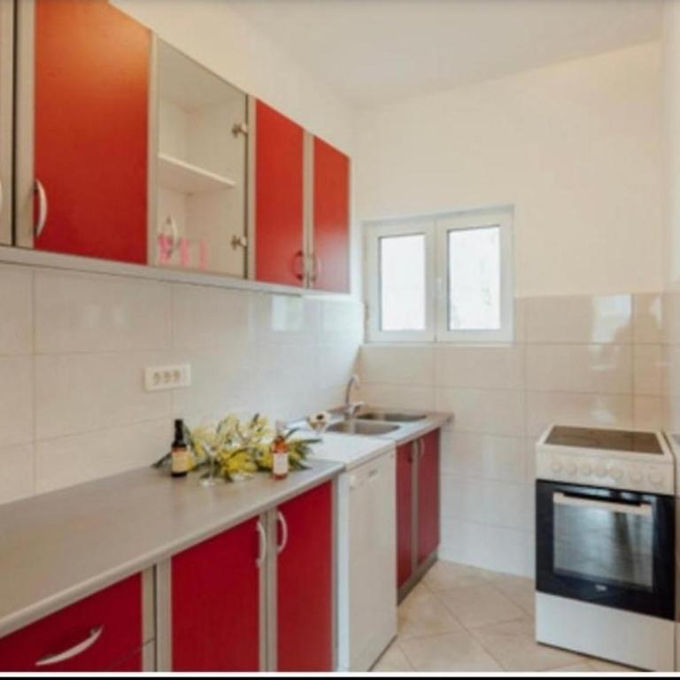 Sun house Kumbor - Two-Bedroom Apartment - 16