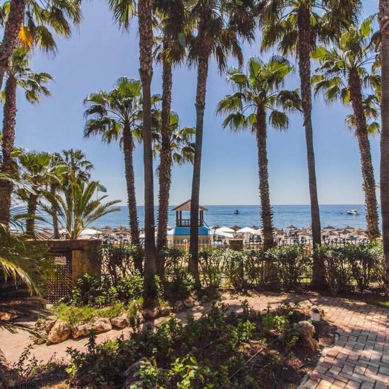 BEACHFRONT GOLDEN MILE PUENTO ROMANO SEA VIEW WIFI - Apartamento - 24