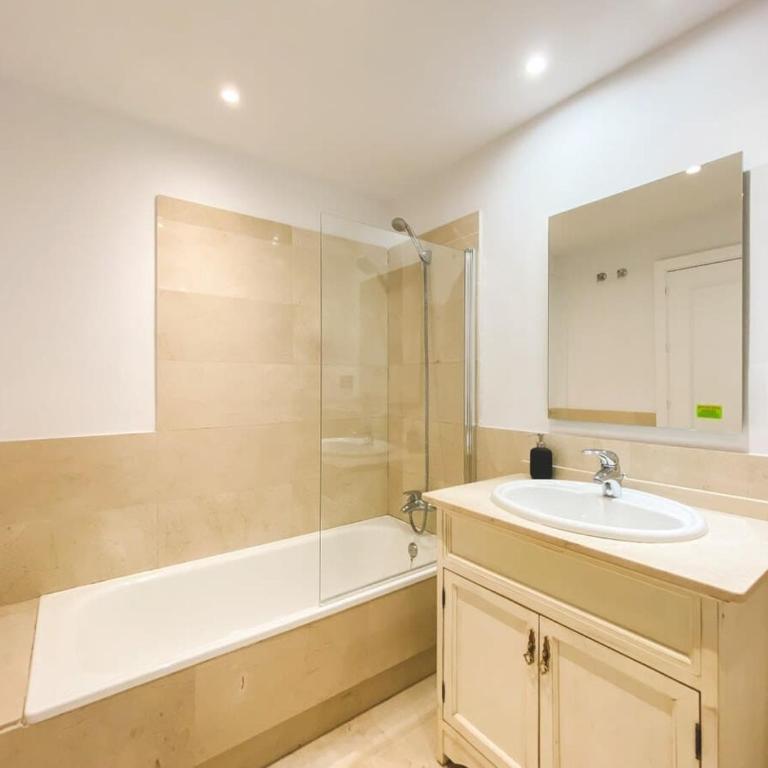 Spacious apartment Gym Paddel Club Beach Wifi Park - Apartamento - 13