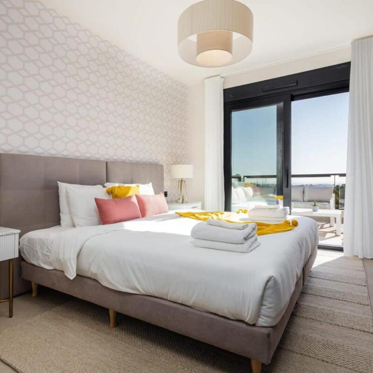 Marbella Lake Luxe Duplex Penthouse Scenic Views - Apartment - 6