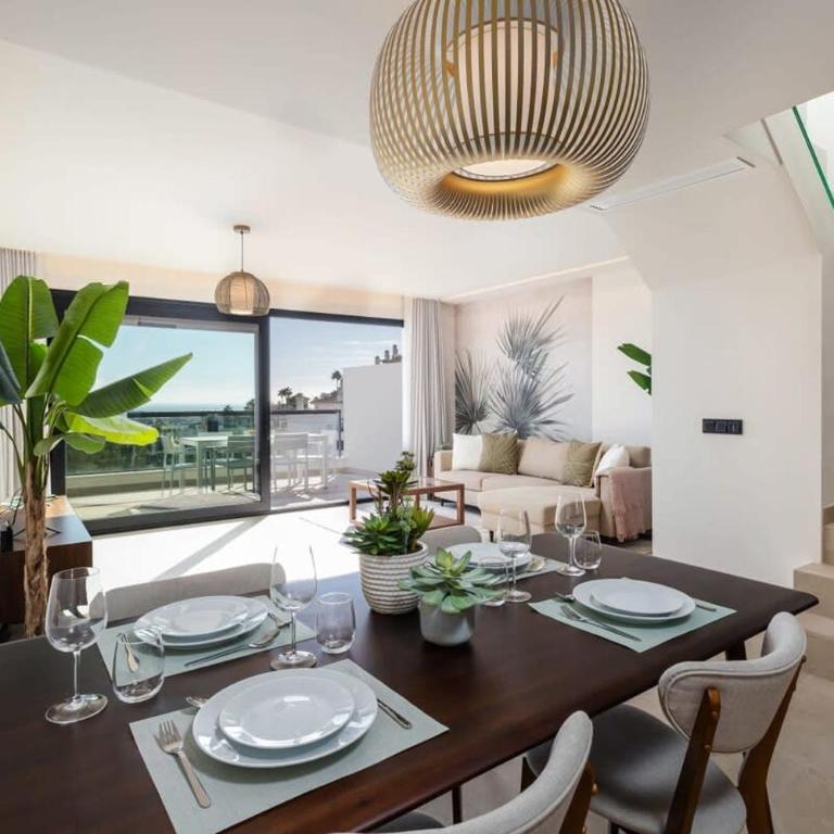Marbella Lake Luxe Duplex Penthouse Scenic Views - Apartment - 2