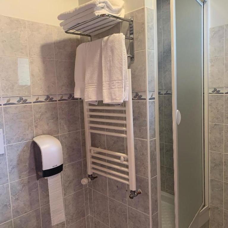 Hotels Les Catrems & Le Montagnou - Chambre Triple Standard - Les Catrems - 8