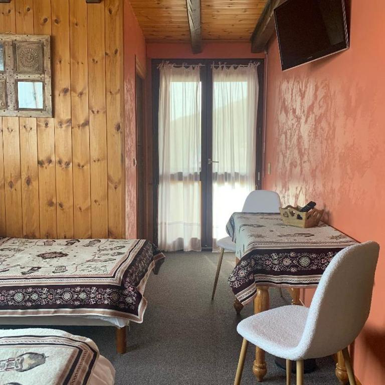 Hotels Les Catrems & Le Montagnou - Chambre Triple Standard - Les Catrems - 9