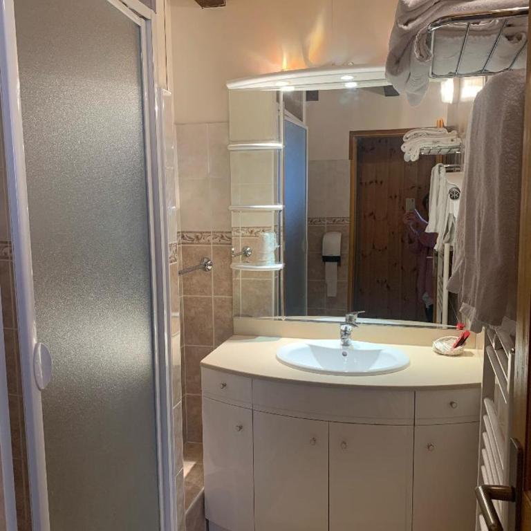 Hotels Les Catrems & Le Montagnou - Chambre Quadruple - Les Catrems - 6