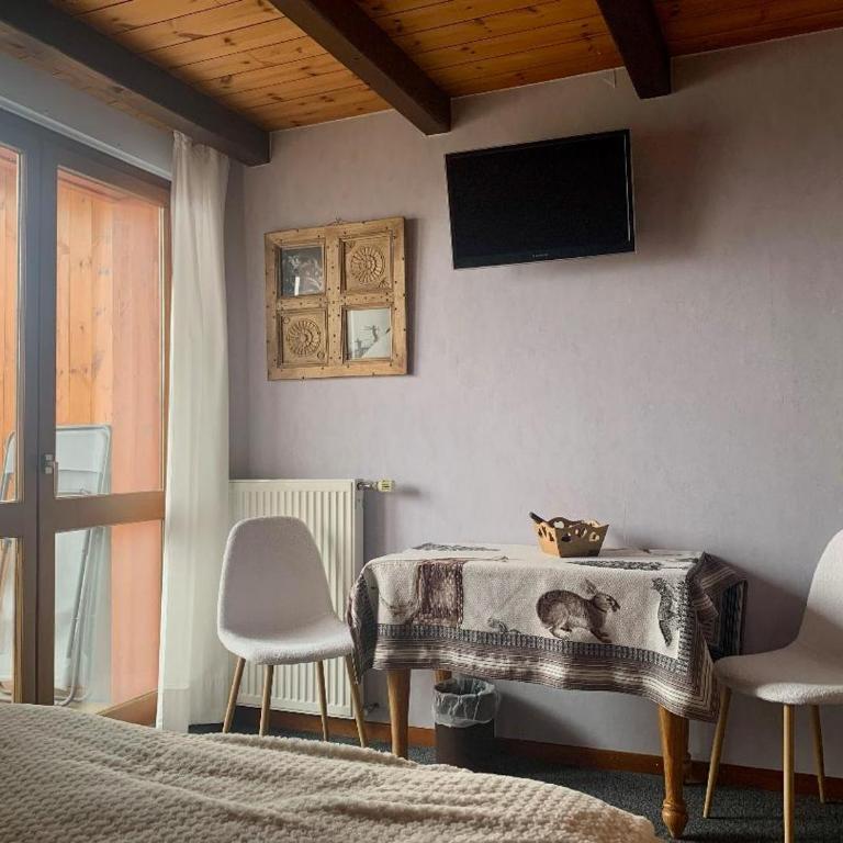 Hotels Les Catrems & Le Montagnou - Chambre Double avec Balcon - Les Catrems - 6