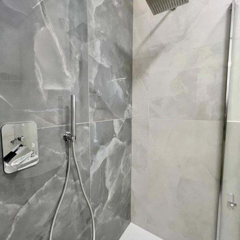 Frame of Verona Apartments - One-Bedroom Apartment - 6