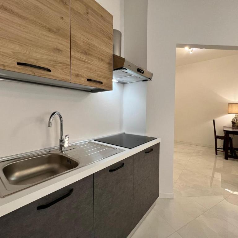Frame of Verona Apartments - One-Bedroom Apartment - 10