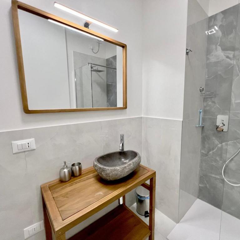 Frame of Verona Apartments - One-Bedroom Apartment - 11
