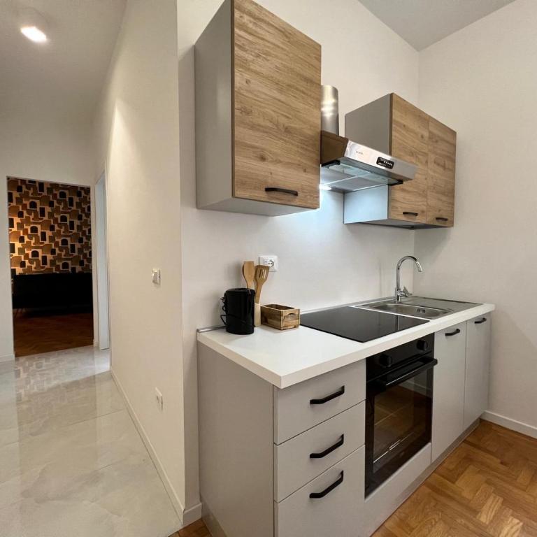 Frame of Verona Apartments - One-Bedroom Apartment - 13