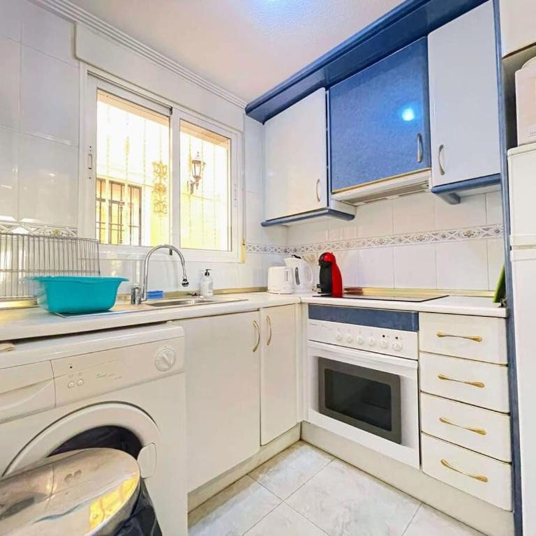 Pleasant 4 Bedroom Townhouse with Com Pool VM7 - Casa - 11
