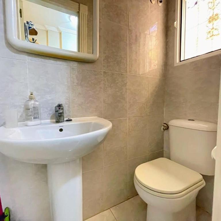 Pleasant 4 Bedroom Townhouse with Com Pool VM7 - Casa - 13