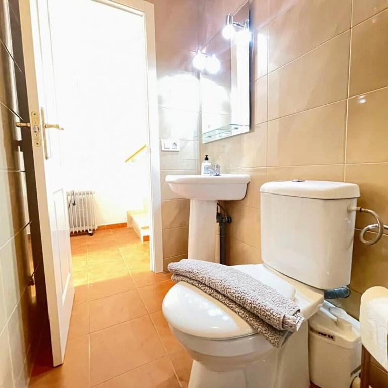Pleasant 4 Bedroom Townhouse with Com Pool VM7 - Casa - 14