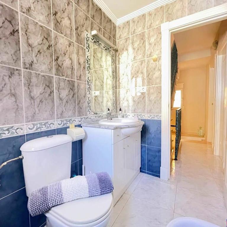 Pleasant 4 Bedroom Townhouse with Com Pool VM7 - Casa - 33