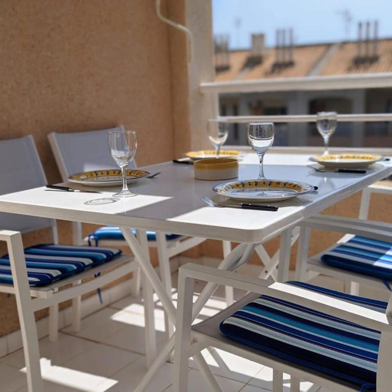 Traditional Two Bed Apart In Torrevieja TV18 - Apartment - 1