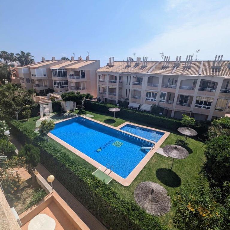 Traditional Two Bed Apart In Torrevieja TV18 - Apartment - 2