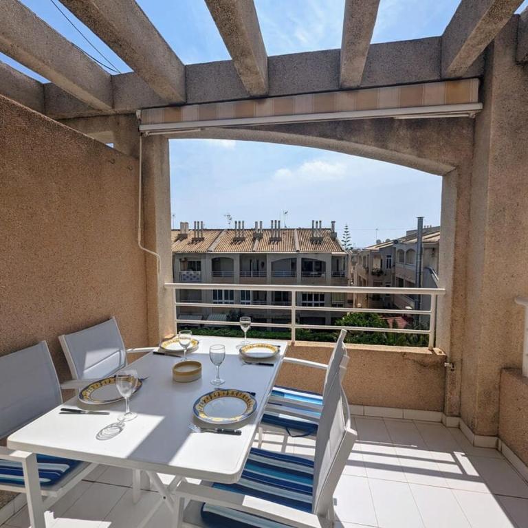 Traditional Two Bed Apart In Torrevieja TV18 - Apartment - 5