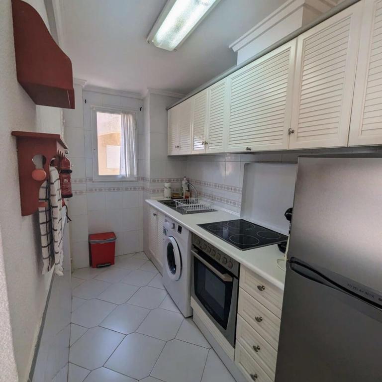 Traditional Two Bed Apart In Torrevieja TV18 - Apartment - 7