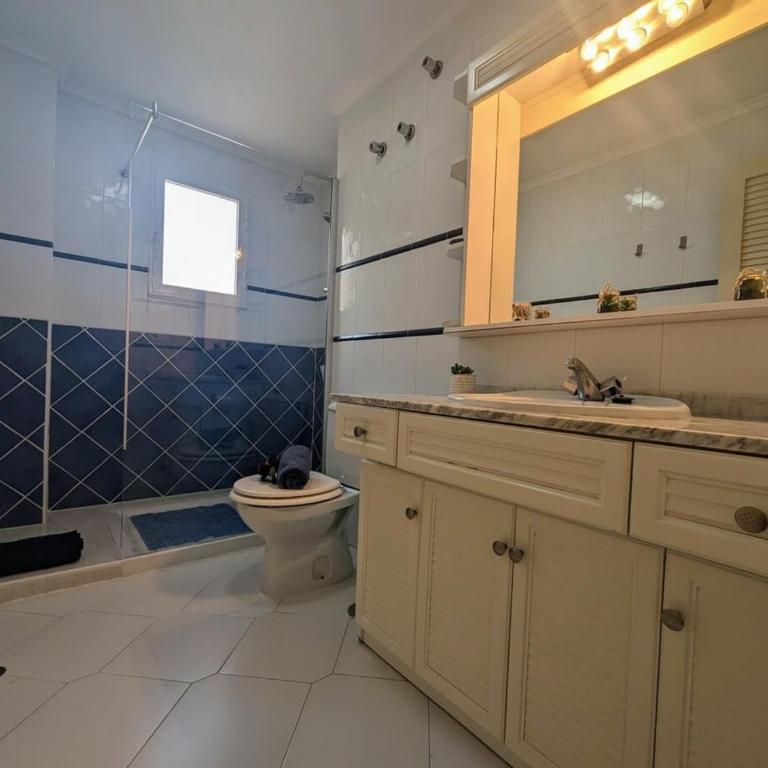 Traditional Two Bed Apart In Torrevieja TV18 - Apartment - 11