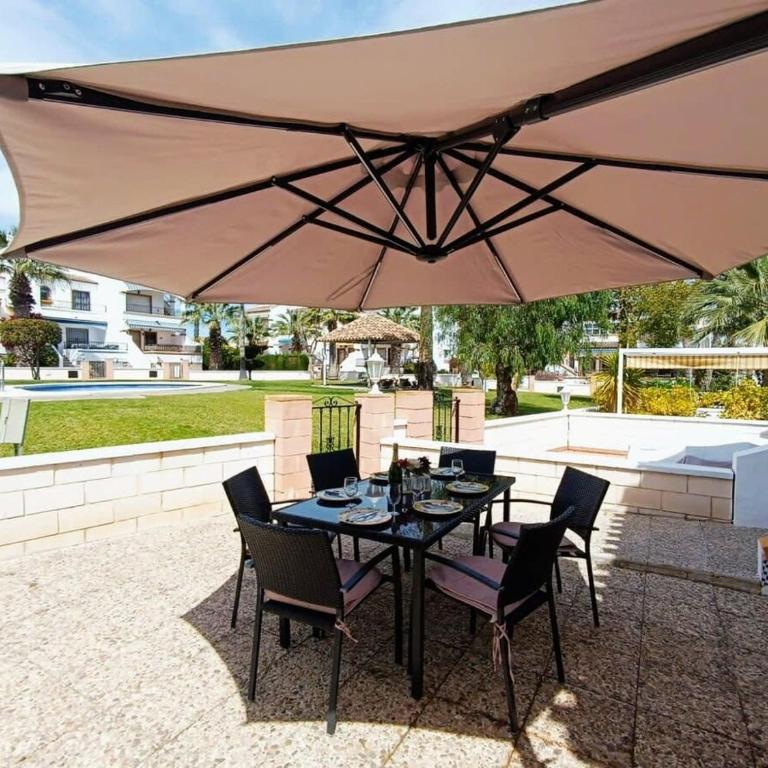 3 Bed Townhouse Overlooking Com Pool LD314 - Casa - 22