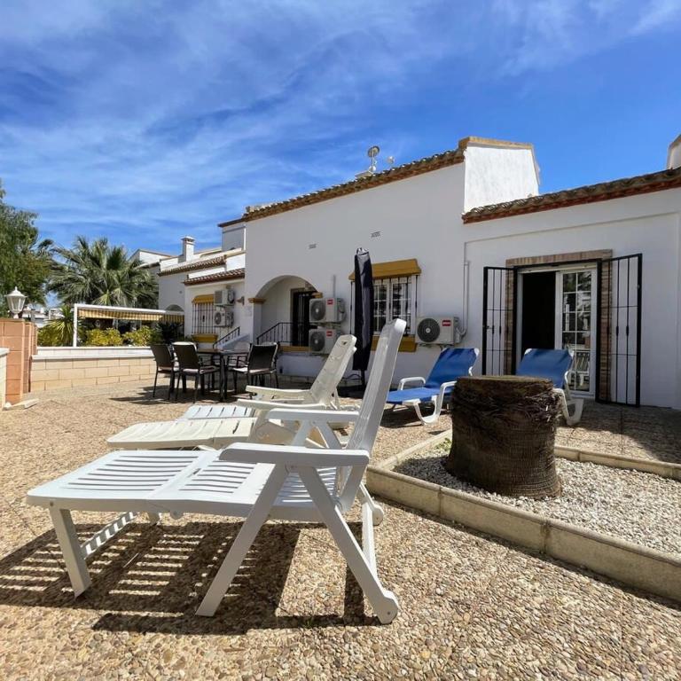 3 Bed Townhouse Overlooking Com Pool LD314 - Casa - 23