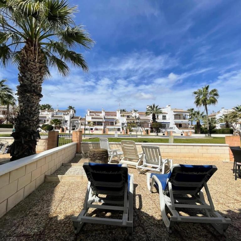 3 Bed Townhouse Overlooking Com Pool LD314 - Casa - 24