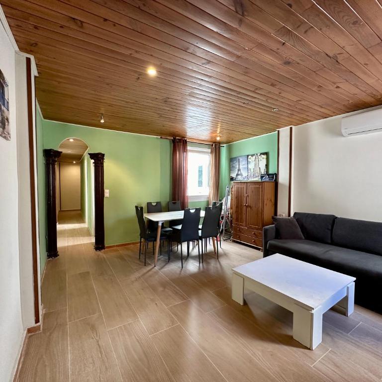 Spanish style flat close to center - Two-Bedroom Apartment - 1