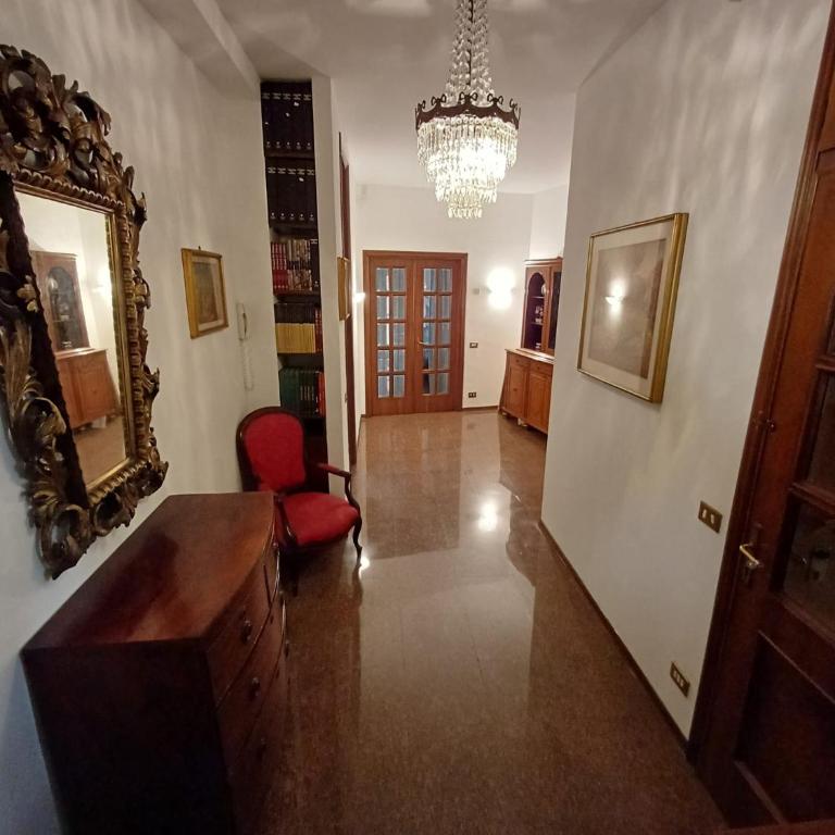 SOFI HOME BERGAMO - Camera Quadrupla con Bagno in Comune - 7