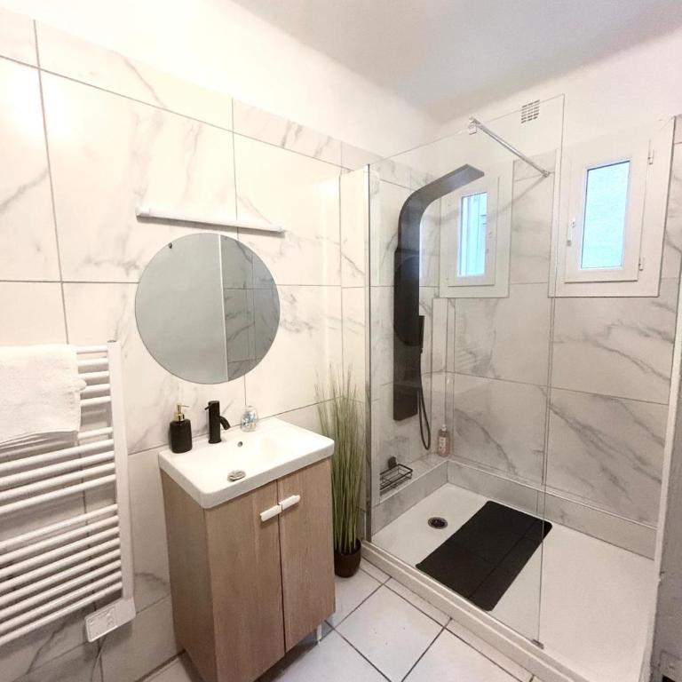 Appartement 2 chambres avec terrasse & parking gratuit Centre Malaucène, Mont Ventoux - Appartement 2 Chambres - 12
