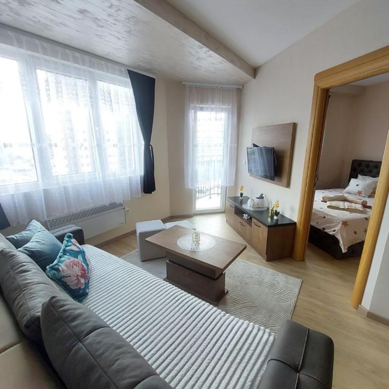 Golden apartman 61 - One-Bedroom Apartment - 1