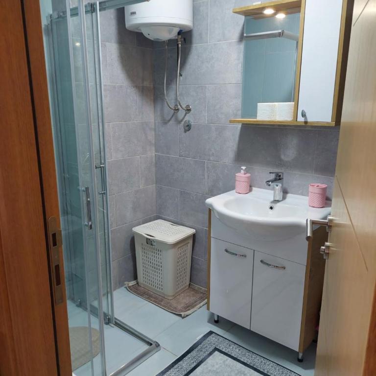 Golden apartman 61 - One-Bedroom Apartment - 9