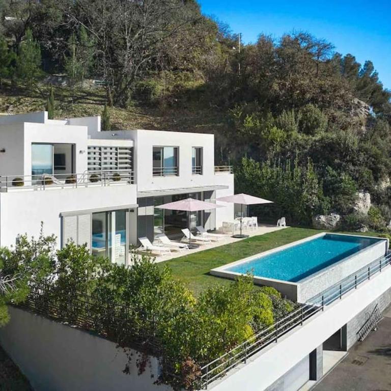 Splendid villa with Overflowing swimming pool - Villa - 6