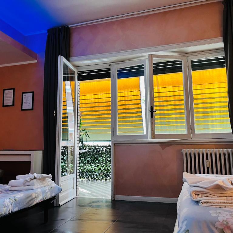 B&B Roma - Family Suite with Balcony - 21
