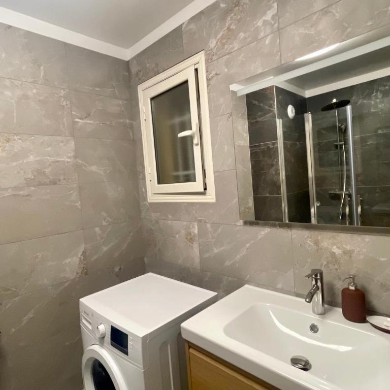 Appartement 2 pièces vue mer proche Monaco place parking privée - Room #1184495201 - 7