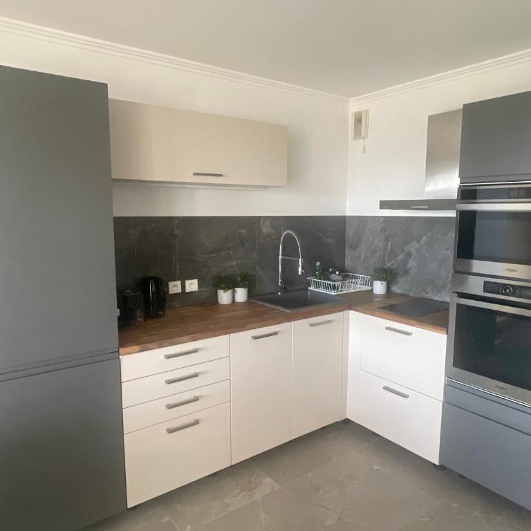 Appartement 2 pièces vue mer proche Monaco place parking privée - Room #1184495201 - 17