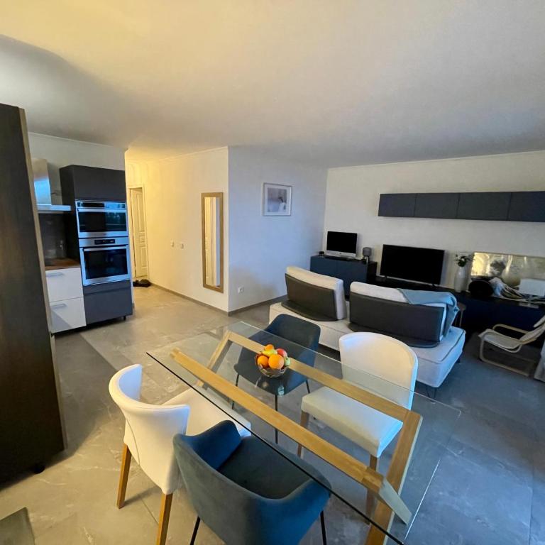 Appartement 2 pièces vue mer proche Monaco place parking privée - Room #1184495201 - 24
