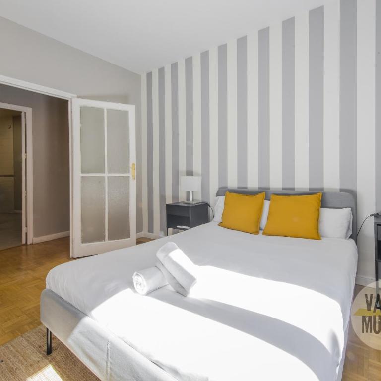 Amplio y Centrico Apt para 9pax en La Latina - Apartment - 15