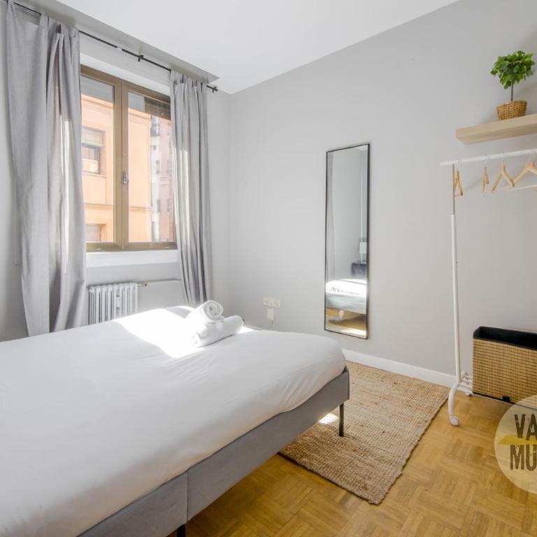 Amplio y Centrico Apt para 9pax en La Latina - Apartment - 20