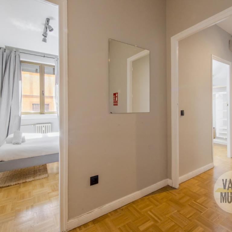 Amplio y Centrico Apt para 9pax en La Latina - Apartment - 28