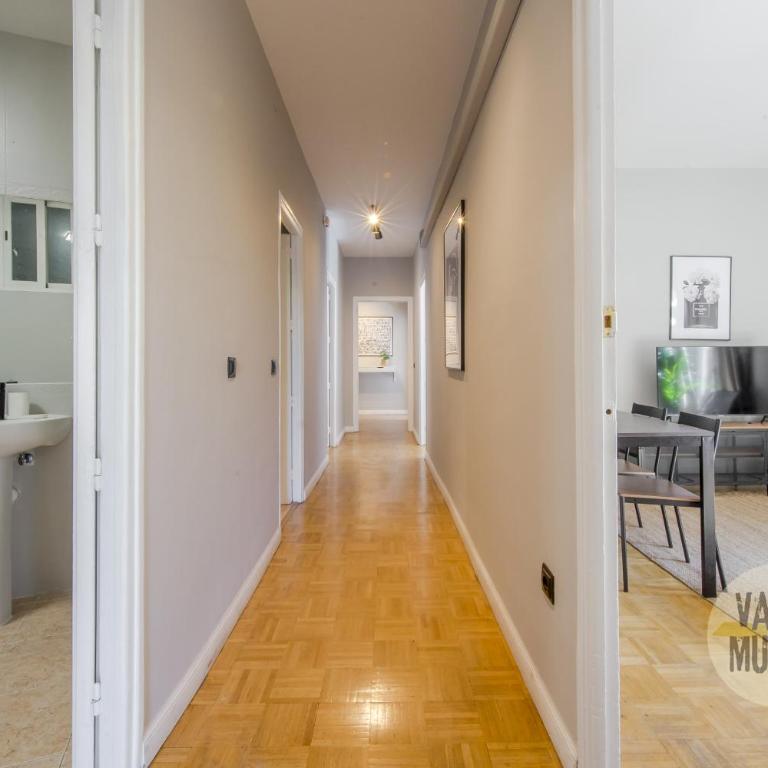 Amplio y Centrico Apt para 9pax en La Latina - Apartment - 32