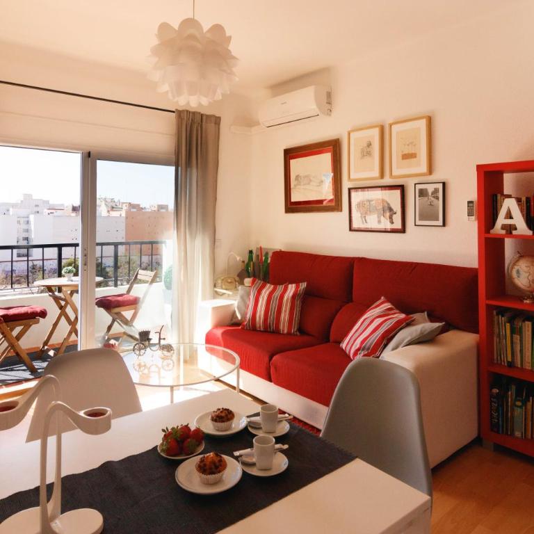 LUMINOSO. COMODO. ACOGEDOR. WIFI. Junto a AVE - Three-Bedroom Apartment - 1