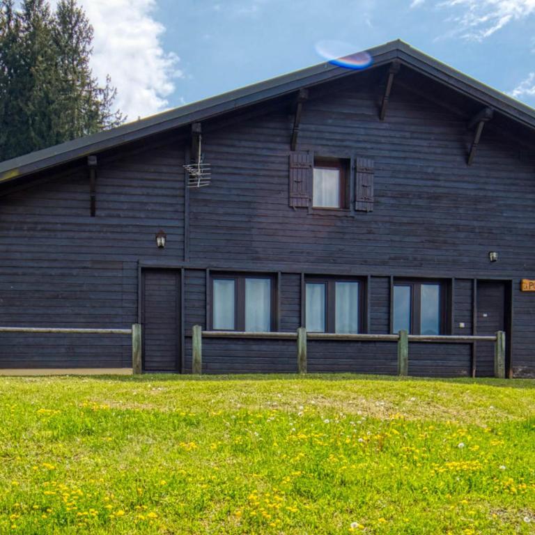 Chalet au pied des pistes, sauna et terrasse, pour 12 pers. - Chalet 3 Chambres - 14