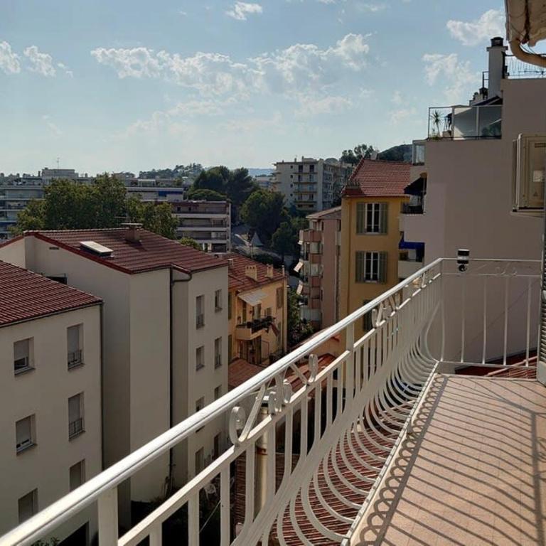 B042-Functional apartment with balcony Suquet Cannes - Appartement - 25