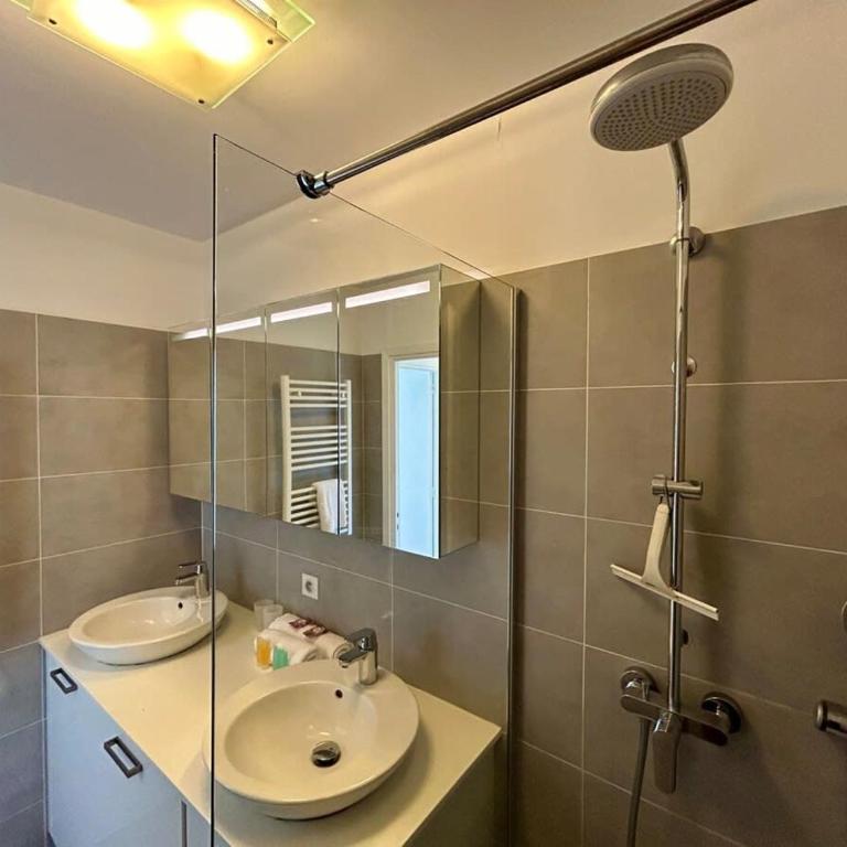 A018-Large studio with sea view swimming pool garage - Apartment - 13