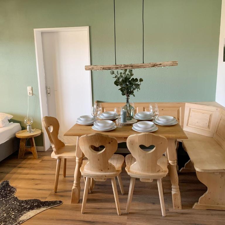 Bergnest Lodge mit Bergblick - Ca 3 min Skilift - Balkon - Garten - 6 Pers - Hund - Luftkurort - nähe Buchenegger Wasserfälle - Eistobel - Bodensee - Apartment mit 1 Schlafzimmer - 7
