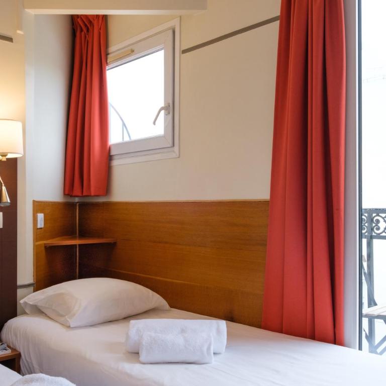 Hôtel Marignan - Chambre Double avec Douche et Toilettes - 6