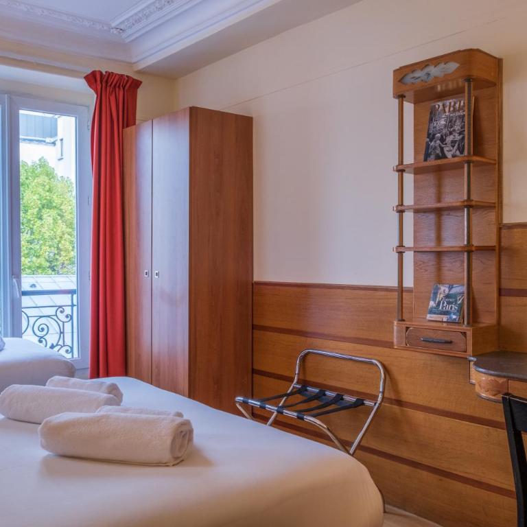 Hôtel Marignan - Chambre Triple avec Douche et Toilettes Privatives - 8