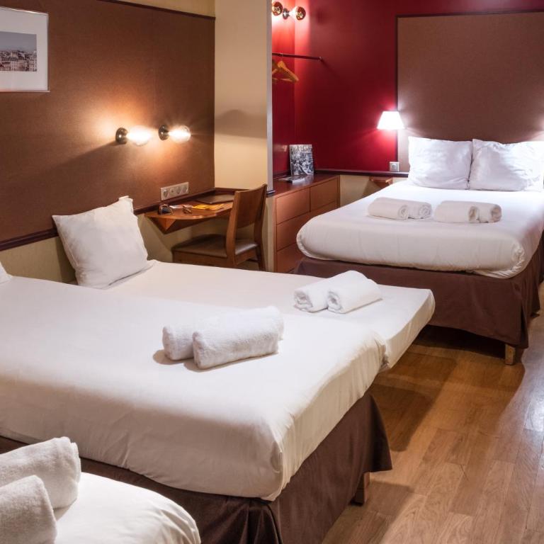 Hôtel Marignan - Chambre Quintuple avec Douche et Toilettes Privatives - 4